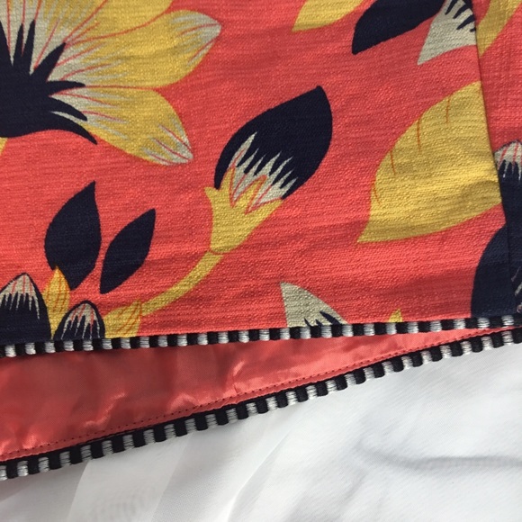 J. Crew Hawaiian Floral Peach Blue Shorts W/Trim - Picture 13 of 13